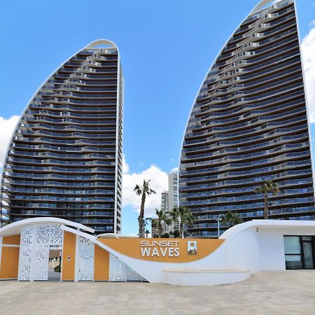 Sunset Waves Siesta Apartment เบนิดอร์ม ภายนอก รูปภาพ